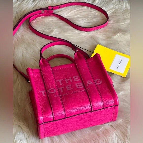 H053L01RE22 - Marc Jacobs The Leather Micro Tote Bag - Picture 6 of 14